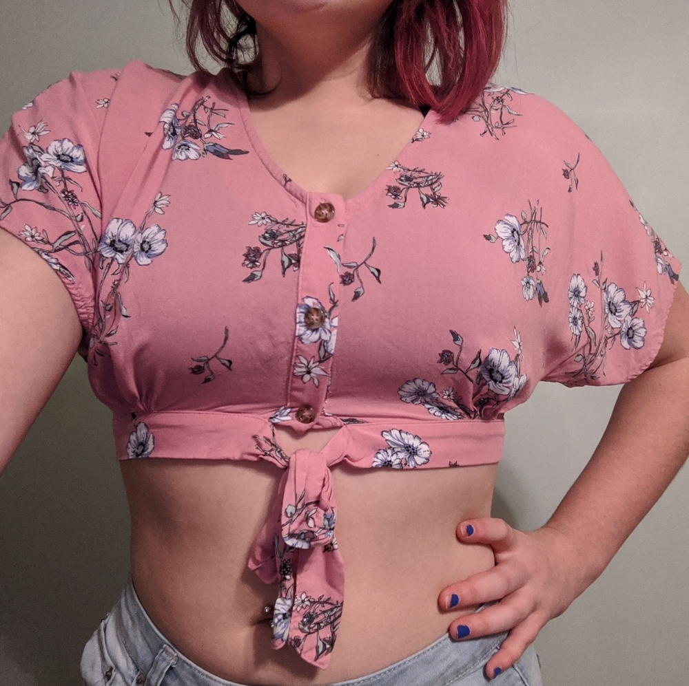 Cropped floral top